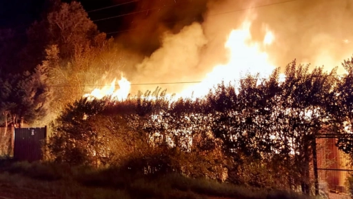 Incendio destruye tres viviendas en Contulmo: No se descarta intencionalidad