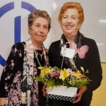 , En la foto, Marta Antonio y Mirta Arévalo, presidenta y ex presidenta, respectivamente, del Departamento de Profesores Jubilados de Los Ángeles.