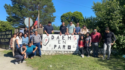 Mejora de sueldos y capacitaciones exigen trabajadores del DAEM Santa Bárbara que iniciaron paro indefinido