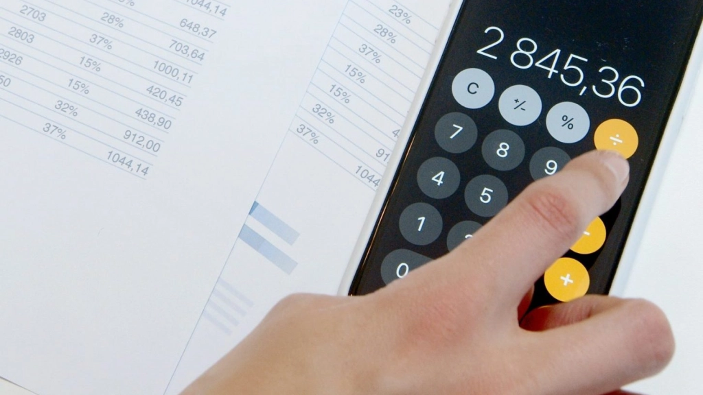 pexels-artem-podrez-6779224, 