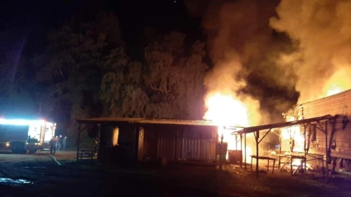 Victoria: Ataque incendiario destruyó bodega y maquinaria de empresa constructora