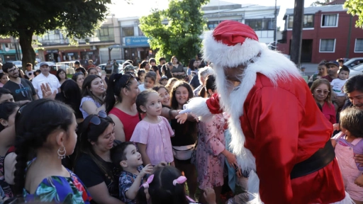 Realizan fiesta de navidad y entrega de regalos a niños y niñas de Mulchén