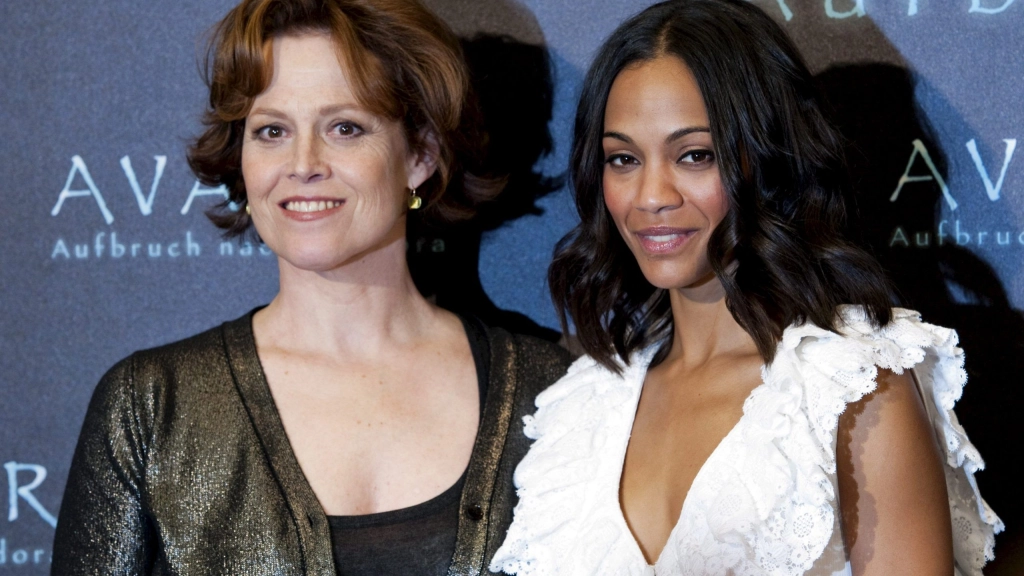  / Las actrices estadounidenses Sigourney Weaver (i) y Zoe Saldana vuelven a aparecer en la segunda entrega de 