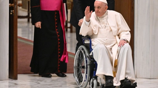 Papa Francisco firma carta de renuncia en caso de sufrir problemas de salud