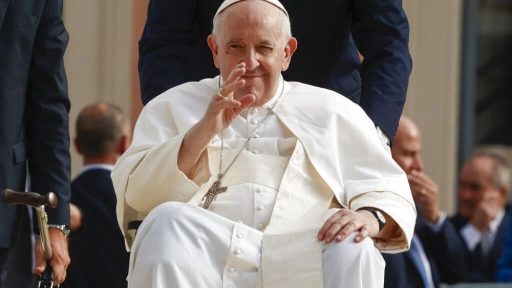 Papa Francisco muestra ligera mejoría: Comunidades de Latinoamérica y el mundo se unen en oración por su salud