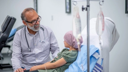 Llaman a reconocer de manera oportuna síntomas asociados al cáncer infantil