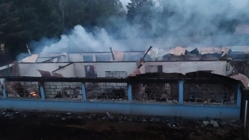 Victoria: Ataque incendiario destruyó por completo dependencias de escuela básica