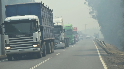 Tramo en Ruta de la Madera permanece cortado por riesgos para automovilistas tras incendios