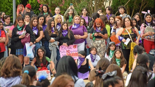 Masiva marcha marcó la conmemoración del Día Internacional de la Mujer en Los Ángeles