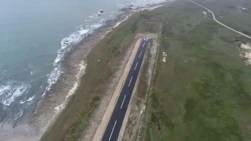 Biobío: Pavimentan por primera vez pista de aeródromo de Isla Mocha