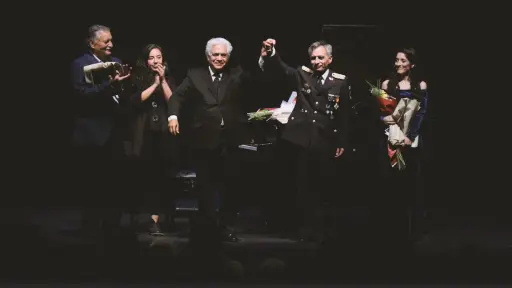 Roberto Bravo se reencontró con su público en Los Ángeles con un emotivo concierto