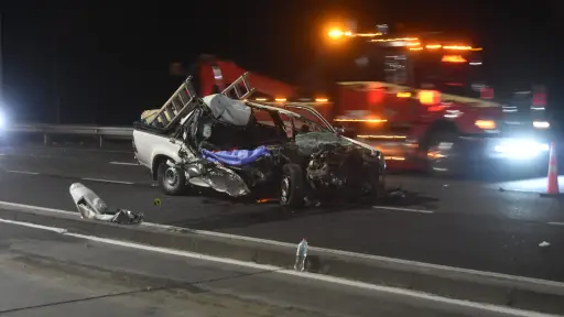 Una víctima fatal y un herido dejó choque entre camión y camioneta