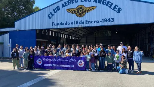 Iniciativa del Club Aéreo de Los Ángeles permitió cumplir el sueño de volar a niños de Nacimiento y Santa Juana afectados por los incendios