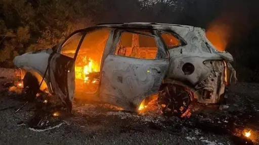 Traiguén: Encapuchados quemaron camioneta en sector Quechereguas