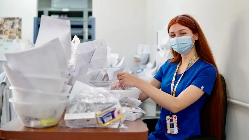 Mil 300 recetas diarias se hacen en la unidad de farmacia del hospital., CAVRR