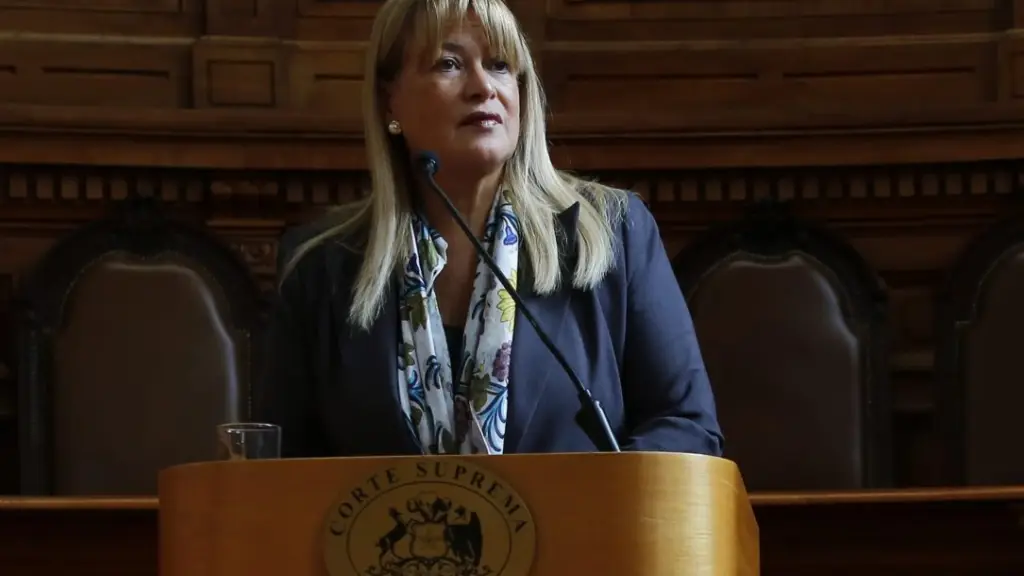 Declaración ministra Vivanco por isapres.