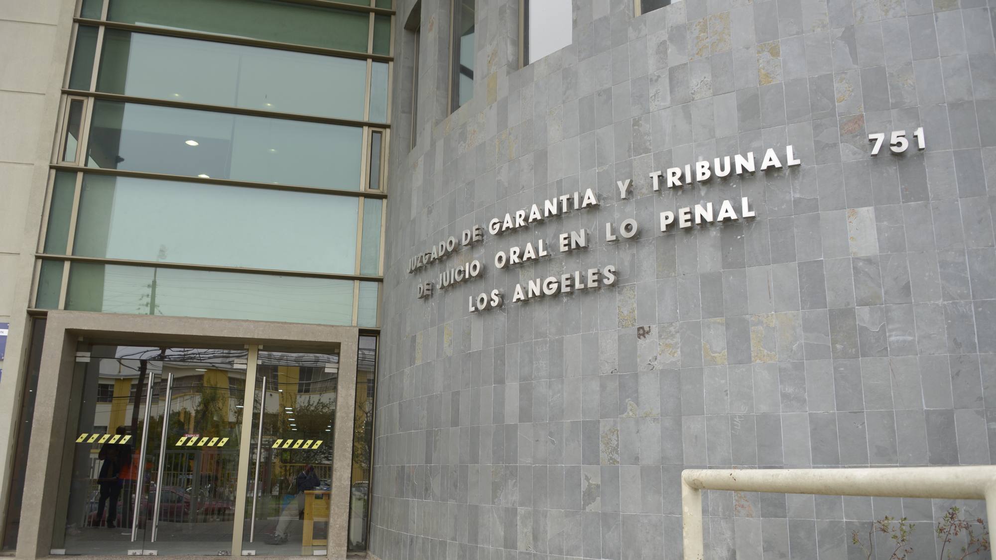 Conflicto entre familias escala a la justicia por presuntas amenazas a estudiantes en Los Ángeles