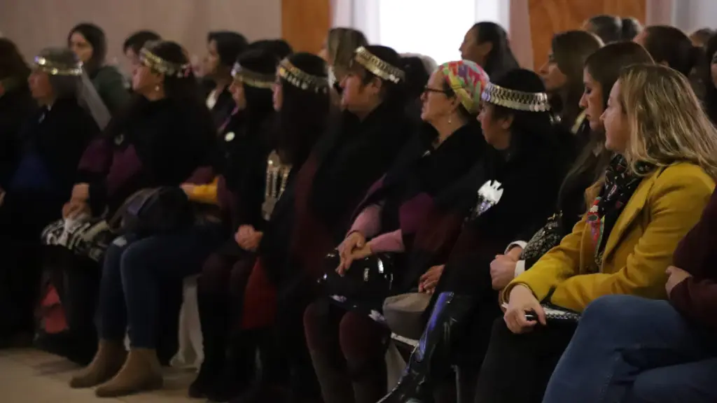 Encuentro de mujeres, Cedida