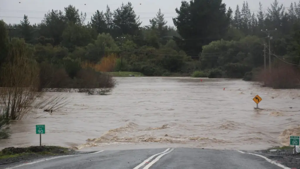 El sector del badén inundado por el desborde del río Laja., Cedida