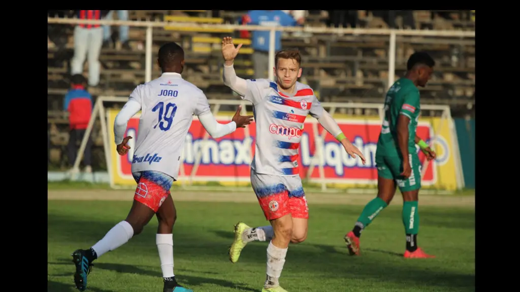 Cristóbal Díaz, el jugador angelino autor del gol del empate , La Tribuna