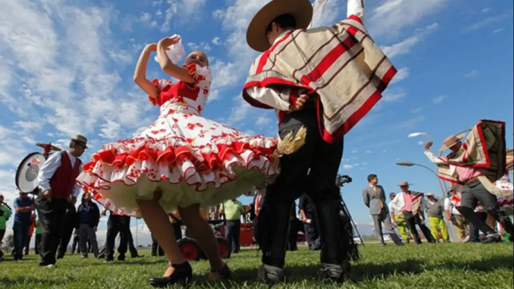 Se llamó a respetar las actividades que identifican a los chilenos, como la música, artesanía, juegos y deportes criollos entre otros que identifican a la población.