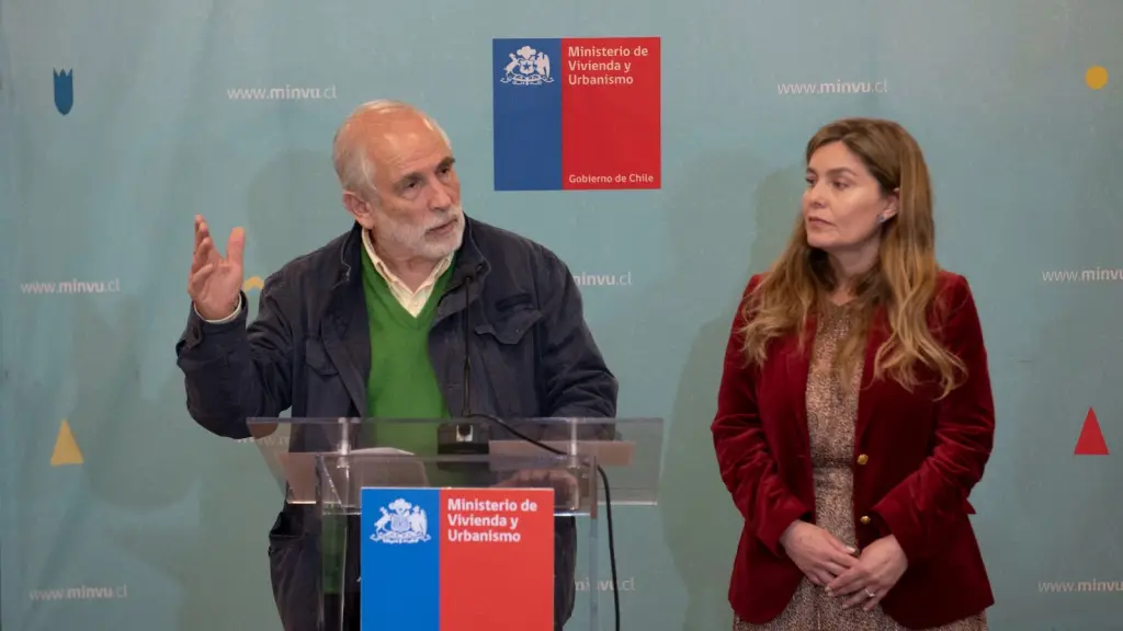 Ministro de Vivienda Carlos Montes, Redes sociales