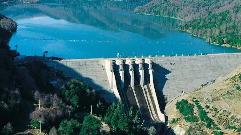 La central Pangue opera con un embalse., La Tribuna