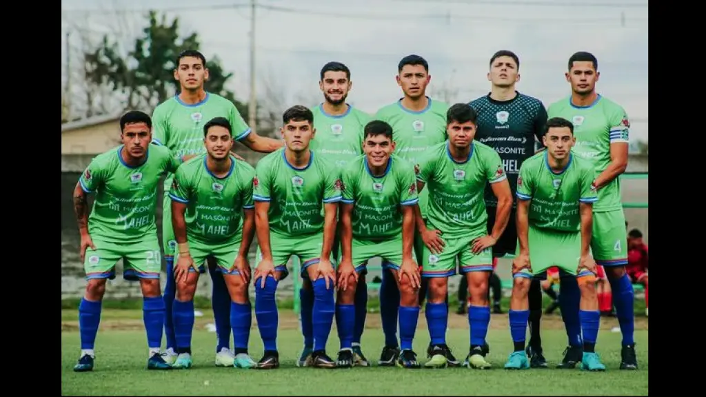 Comunal Cabrero en Copa Chile, La Tribuna