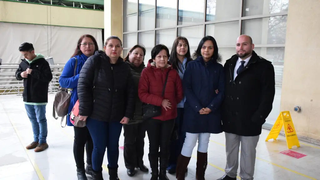 Pacientes llegan al frontis del Hospital de Los Ángeles para apoyar a doctora víctima de acoso laboral, La Tribuna