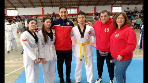 Taekwondo angelino sigue sumando jóvenes promesas en las artes marciales