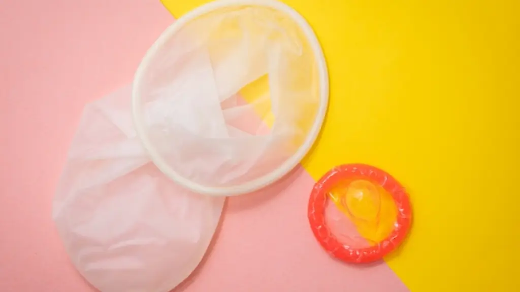 El preservativo sigue siendo uno de los métodos más efectivos para evitar contagios de VIH durante una relación sexual., Freepik