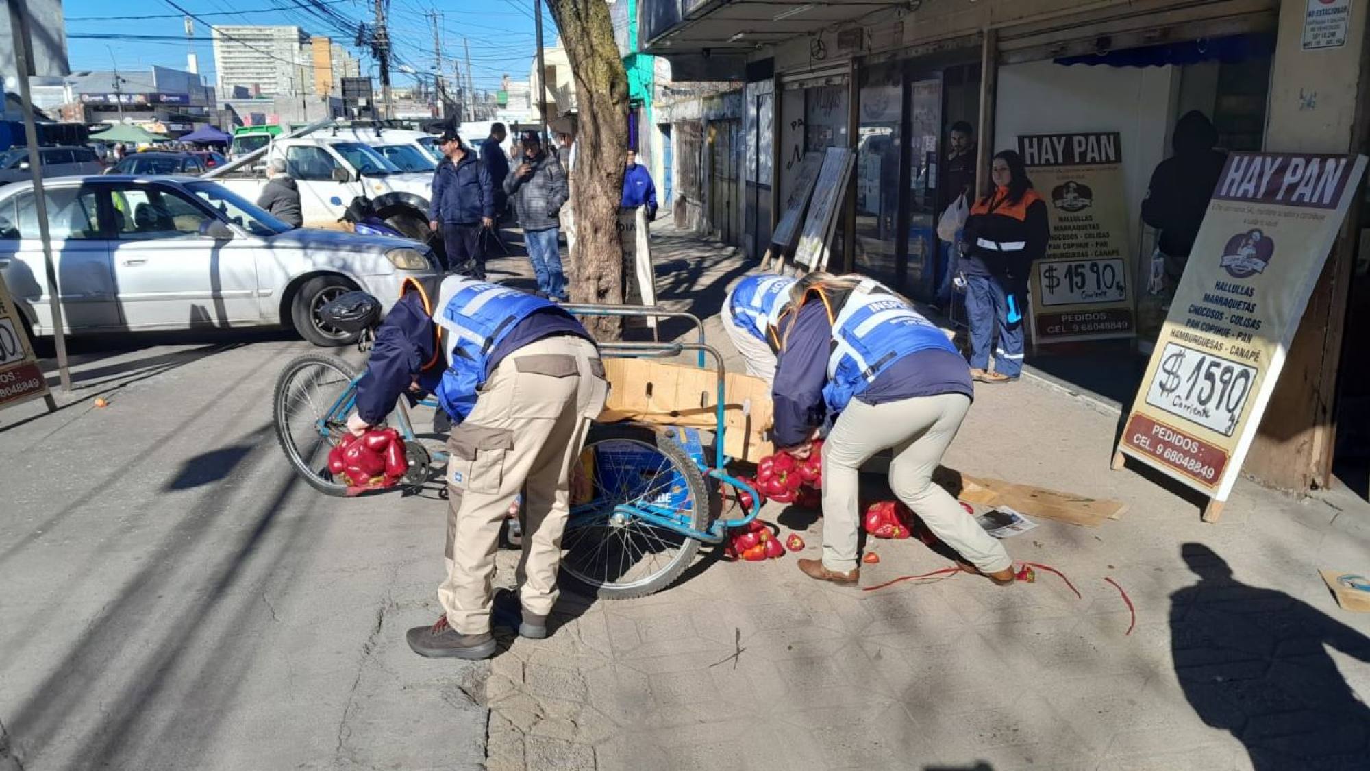 13 decomisos dejó operativo contra el comercio ambulante en Los Ángeles ...