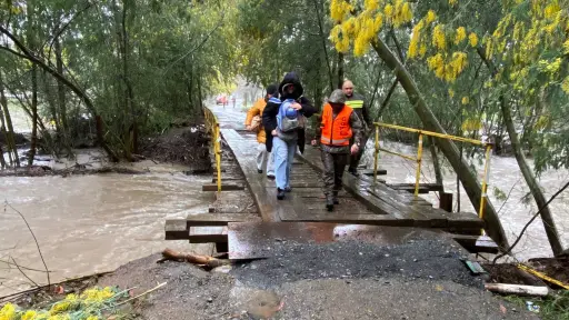 Evacuaciones y desbordes de ríos y canales dejó sistema frontal en Biobío