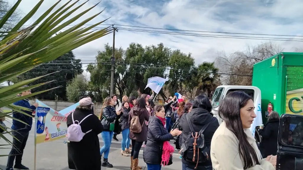 Marcha de profesores en Los Ángeles / Diario La Tribuna