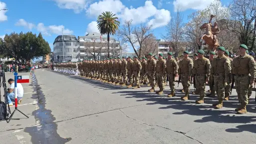 Con masiva participación ciudadana se desarrolló Parada Militar 2023 en Plaza de Armas de Los Ángeles