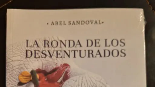 Poeta Abel Sandoval presenta su libro La Ronda de los Desventurados