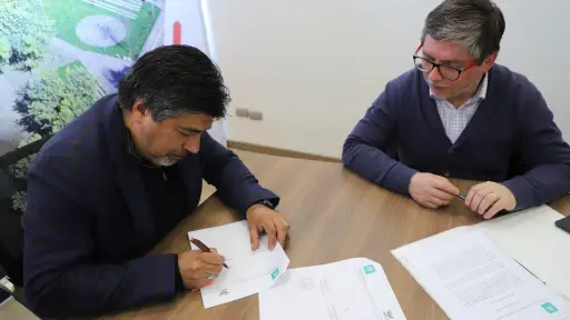 Firman convenio de colaboración entre municipios de Mulchén y Negrete