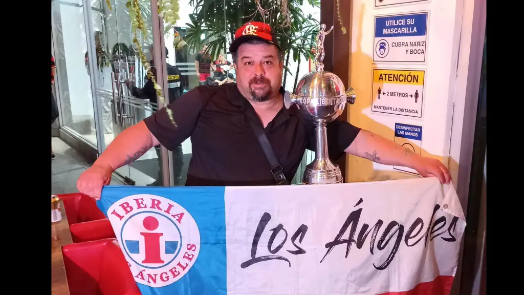 Un angelino siguiendo a La Roja, La Tribuna