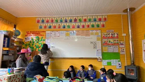 Estudiantes de apartada Escuela El Castillo aprenden a leer a través de novedosa modalidad