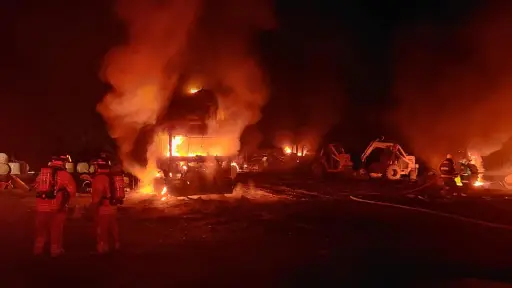 Araucanía: Siete maquinarias fueron quemadas tras atentado en fundo de Toltén
