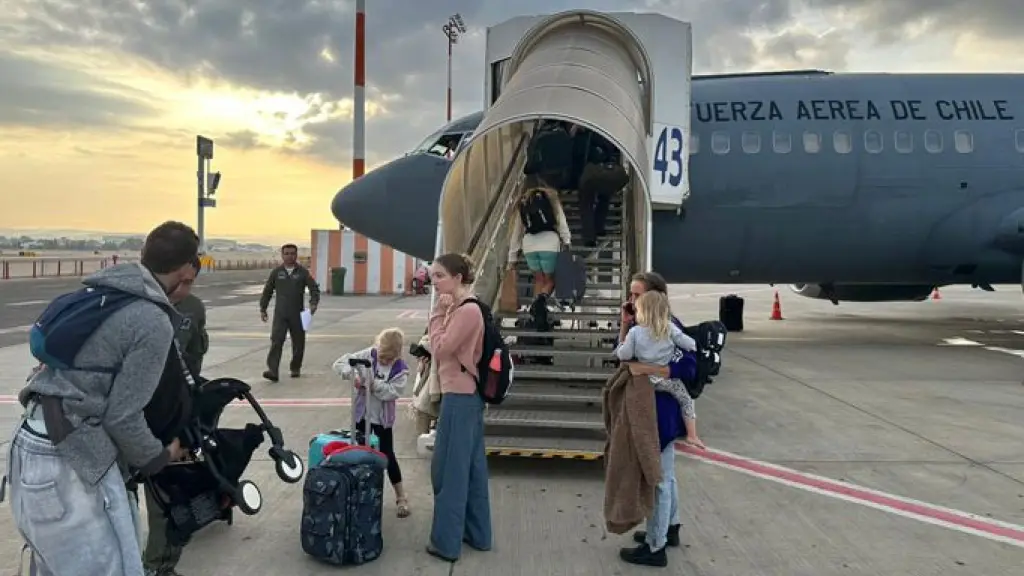 El Gobierno informó que un tercer vuelo humanitario trasladará a 78 pasajeros a Madrid., ATON | Contexto