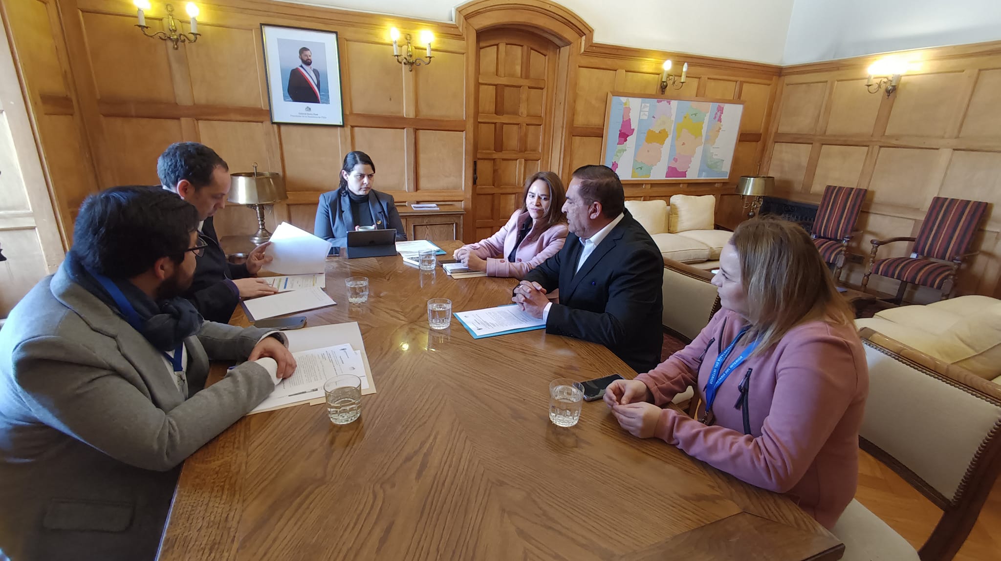 Reunión entre autoridades / Ilustre Municipalidad de Antuco