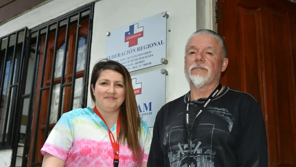 Erik Valenzuela junto a Cheryl Gatica, secretaria general de Federación Octava Bio Bio, La Tribuna