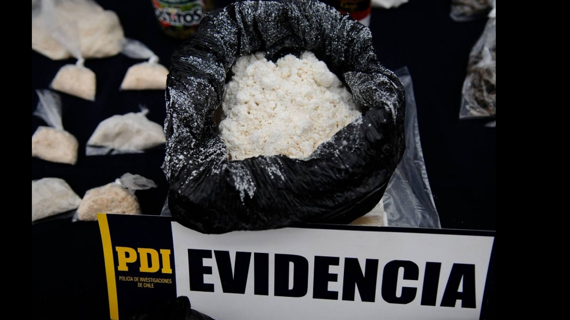 Dos detenidos y 22 millones en drogas dejó allanamiento en Los Ángeles ...