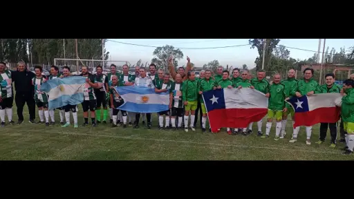 Deportivo Las Palmas se reencontró con sus amigos Defensores de Cipoletti