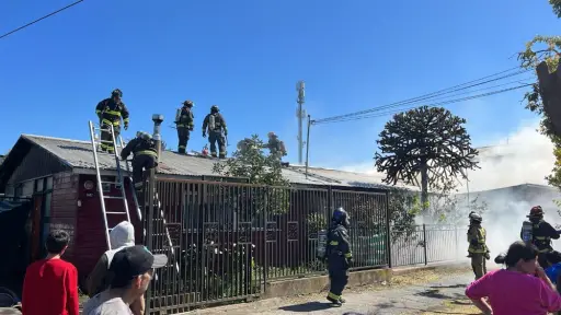 Una mujer fallecida y dos personas lesionadas deja incendio estructural en Hualpén