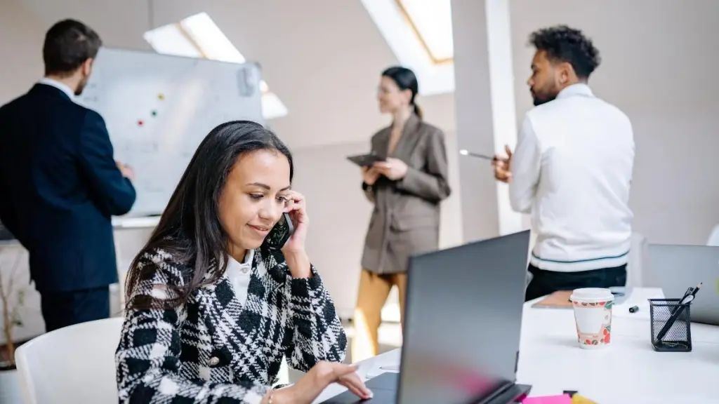 La Generación Z y los Millennials están definiendo nuevas pautas en sus hábitos de trabajo, expectativas salariales y en la forma en que enfrentan las finanzas personales., Cedida