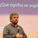 El periodista realiza charlas gratuitas de historia local, Diario La Tribuna
