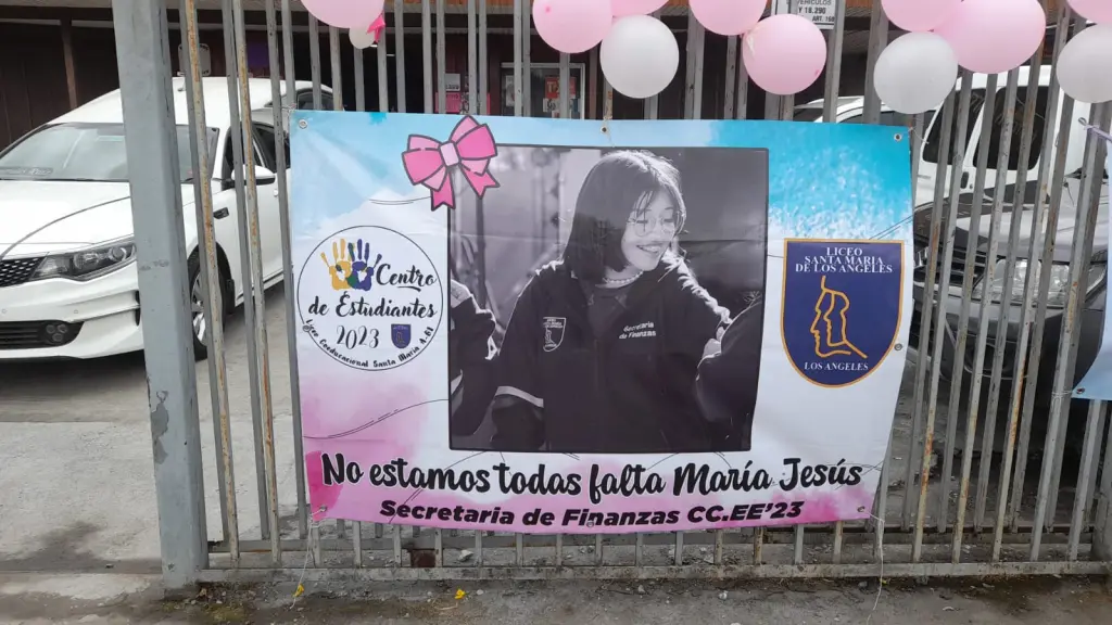 Desde la parroquia San Francisco salió el cortejo fúnebre por María Jesús Troncoso Muñoz., La Tribuna