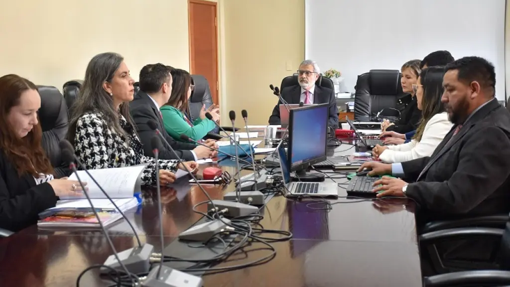 Comisión de libertad condicional, Redes sociales